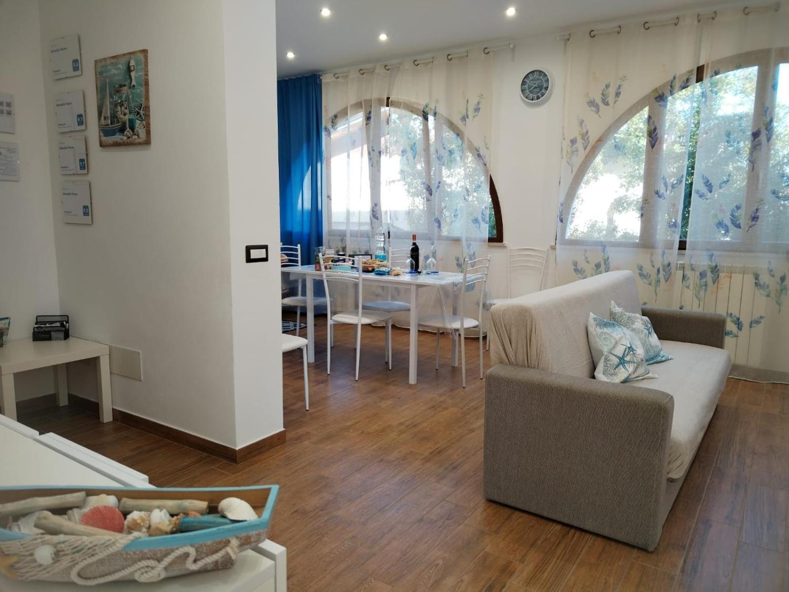 Momaliar House Villa Кампофеличе ди Рокела Екстериор снимка